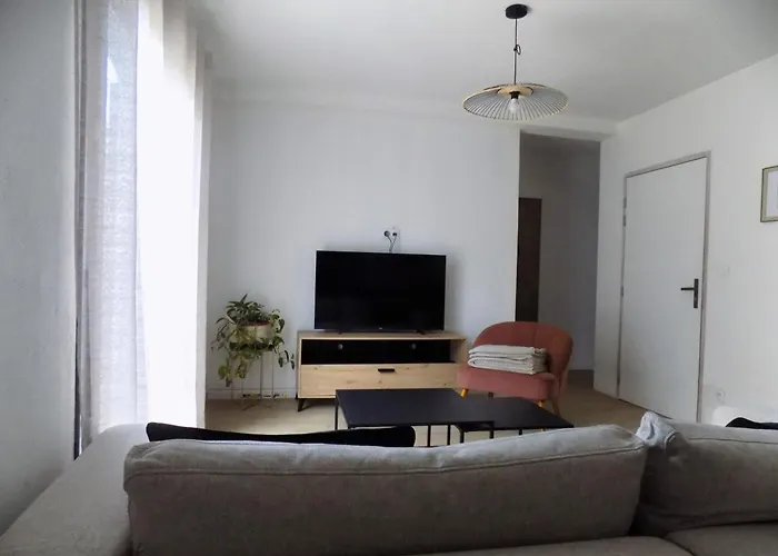 Near Canet, Renovated *