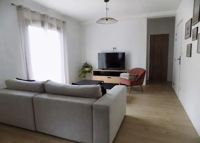 Near Canet, Renovated *